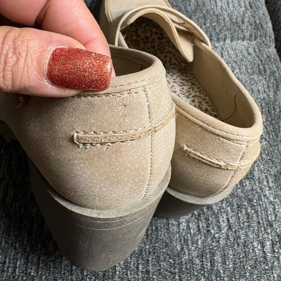 Chinese Laundry Liberty Natural Buck Smooth Chunky Heels Women’s Size 8 - Picture 11 of 13